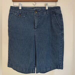 Dockers Collection Mid Rise Curvy Women’s Shorts, Size 10